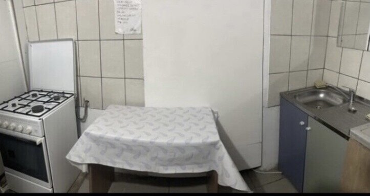 Camera Titan, Nicolae Grigorescu, Postavarul,